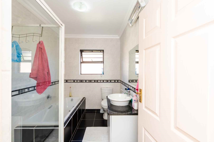 4 Bedroom Property for Sale in Myburgh Park Fase 2 Western Cape